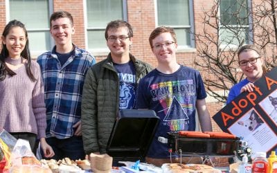 Economics Students Prepare for Annual Hot Dog Stand Competition