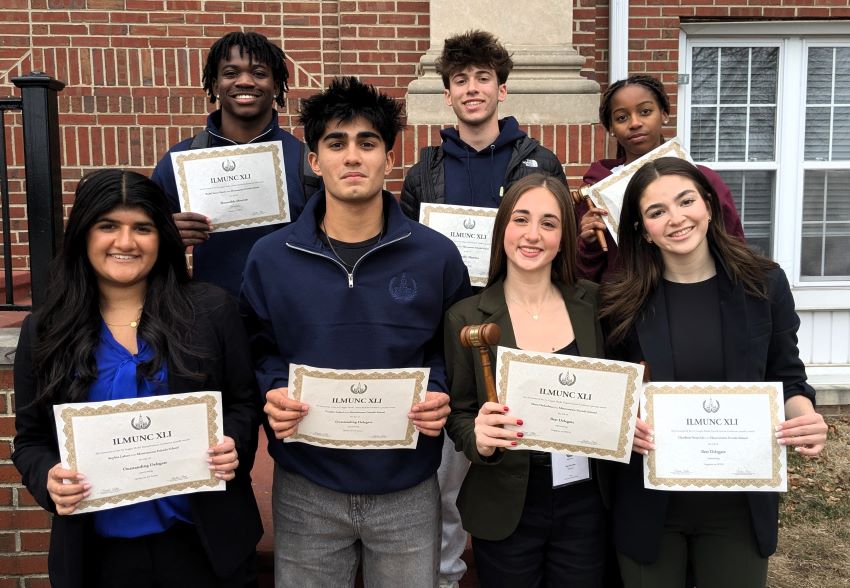 A group of students from the MFS Model UN delegation